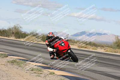 media/Nov-16-2025-Race Pace (Sun) [[8c5fa54630]]/Non Verified Riders (1st 20 Minutes)/3-Turn 3 Inside (11am)/